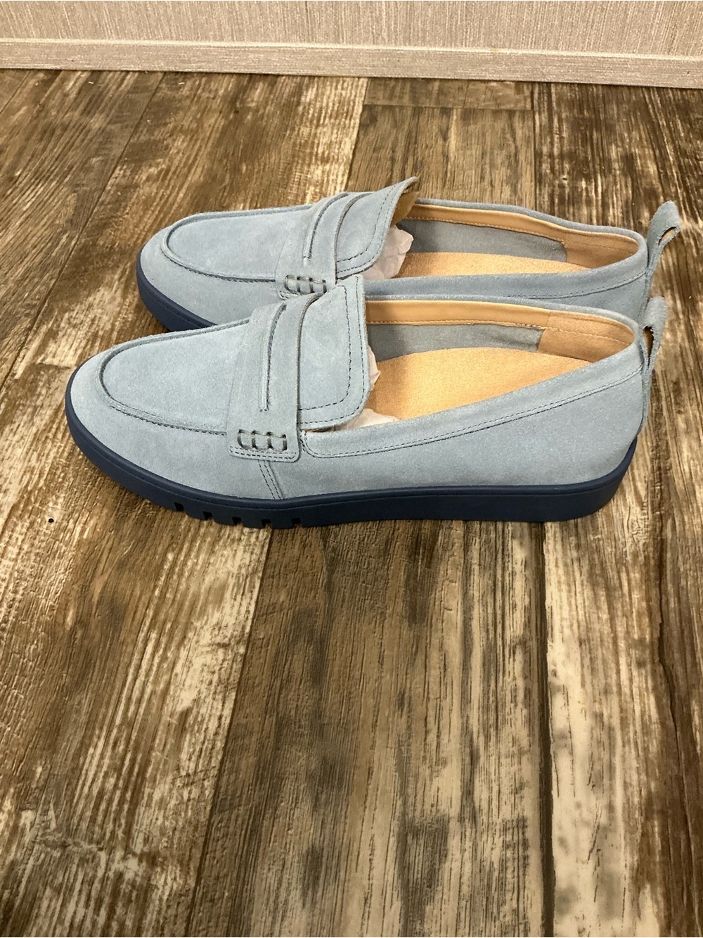 Vionic Women’s Light Blue Suede Penny Loafers Size 9 - Picture 9 of 16